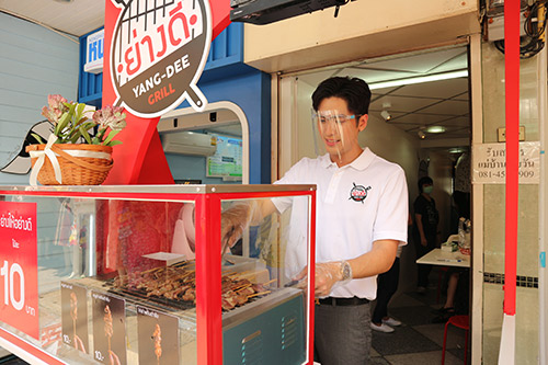 ตั้ว-เสฏฐวุฒิ อนุสิทธิ์, ร้าน “ย่างดี”, ตลาดวังหลัง, ซูมซอกแซก