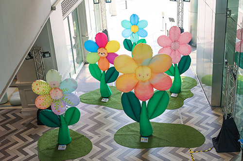 สามย่านมิตรทาวน์ ชวนมิตรเสพงานศิลป์เช็คอินฟาวเวอร์ เอ็กซิบิชั่น ในงาน ART FOR LOVE 2023, ศิลปะ, บอลลูนดอกไม้, ท่องเที่ยว, ซูมซอกแซก