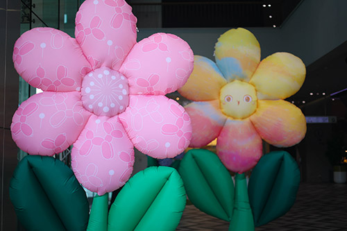 สามย่านมิตรทาวน์ ชวนมิตรเสพงานศิลป์เช็คอินฟาวเวอร์ เอ็กซิบิชั่น ในงาน ART FOR LOVE 2023, ศิลปะ, บอลลูนดอกไม้, ท่องเที่ยว, ซูมซอกแซก