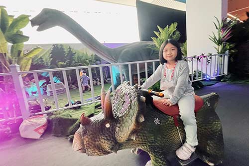 เที่ยวสวนสนุกในร่มธีมไดโนเสาร์ที่ "ROARR! Dinosaur Adventure Park", ไอคอนสยาม, iconsiam, เครื่องเล่น, สำหรับเด็ก, ซูมซอกแซก