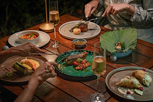 เทศกาลแห่งความสุขที่คิมป์ตัน คีตาเล สมุย ดินเนอร์คริสต์มาสและปีใหม่ริมทะเลกับกิจกรรมสนุกสำหรับทุกคน