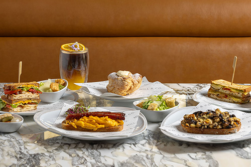 มิลค์ แอนด์ โค โรงแรมเซ็นทาราแกรนด์ฯ เซ็นทรัลเวิลด์ คอมโบเซตสุดพิเศษ พร้อมเสิร์ฟตลอดวันทั้งมื้อเช้า กลางวัน และเย็น